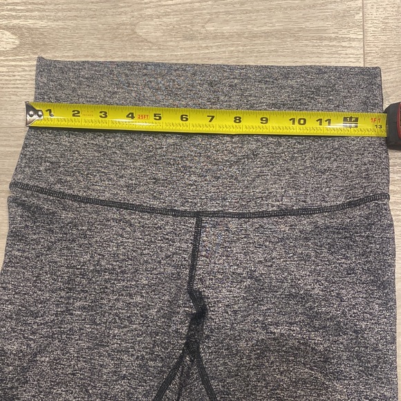 Lululemon Wunder Under Crop (Hi-Rise) | Heathered Black | Size 8 | Used - Picture 7 of 12